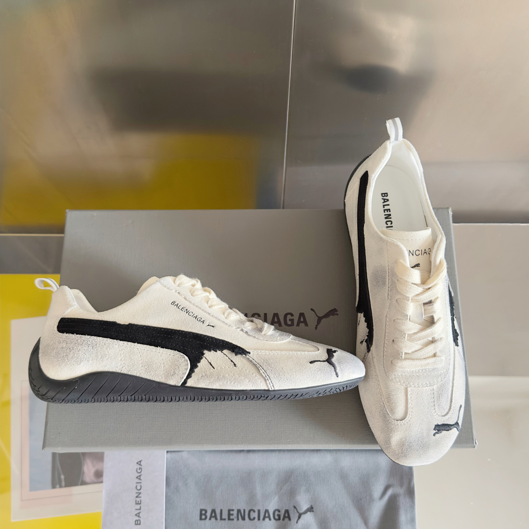 顶级版本:女款
巴黎世家Balenciaga × 彪马PUMA 联名款Ultrasoft Speedca