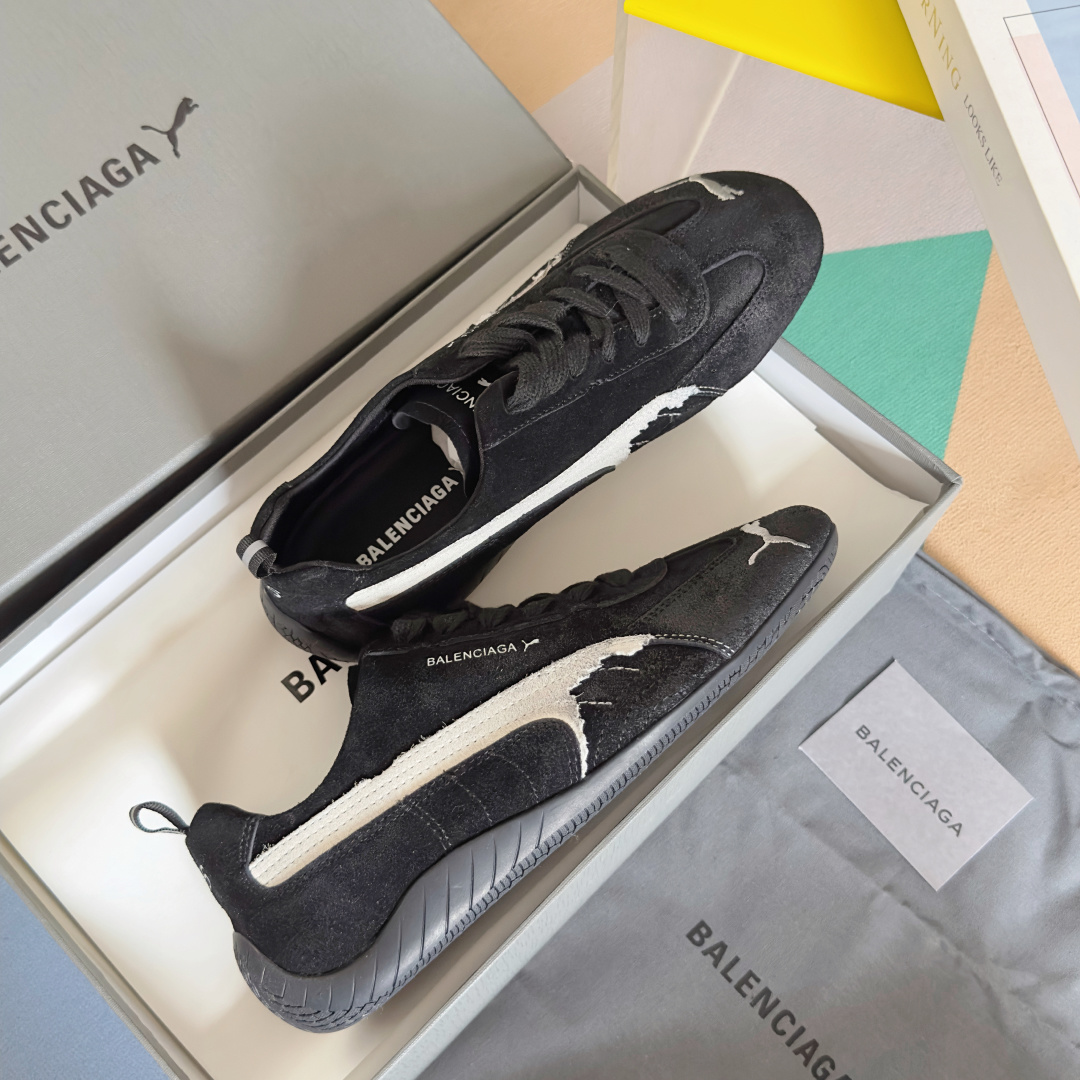 顶级版本:女款
巴黎世家Balenciaga × 彪马PUMA 联名款Ultrasoft Speedca
