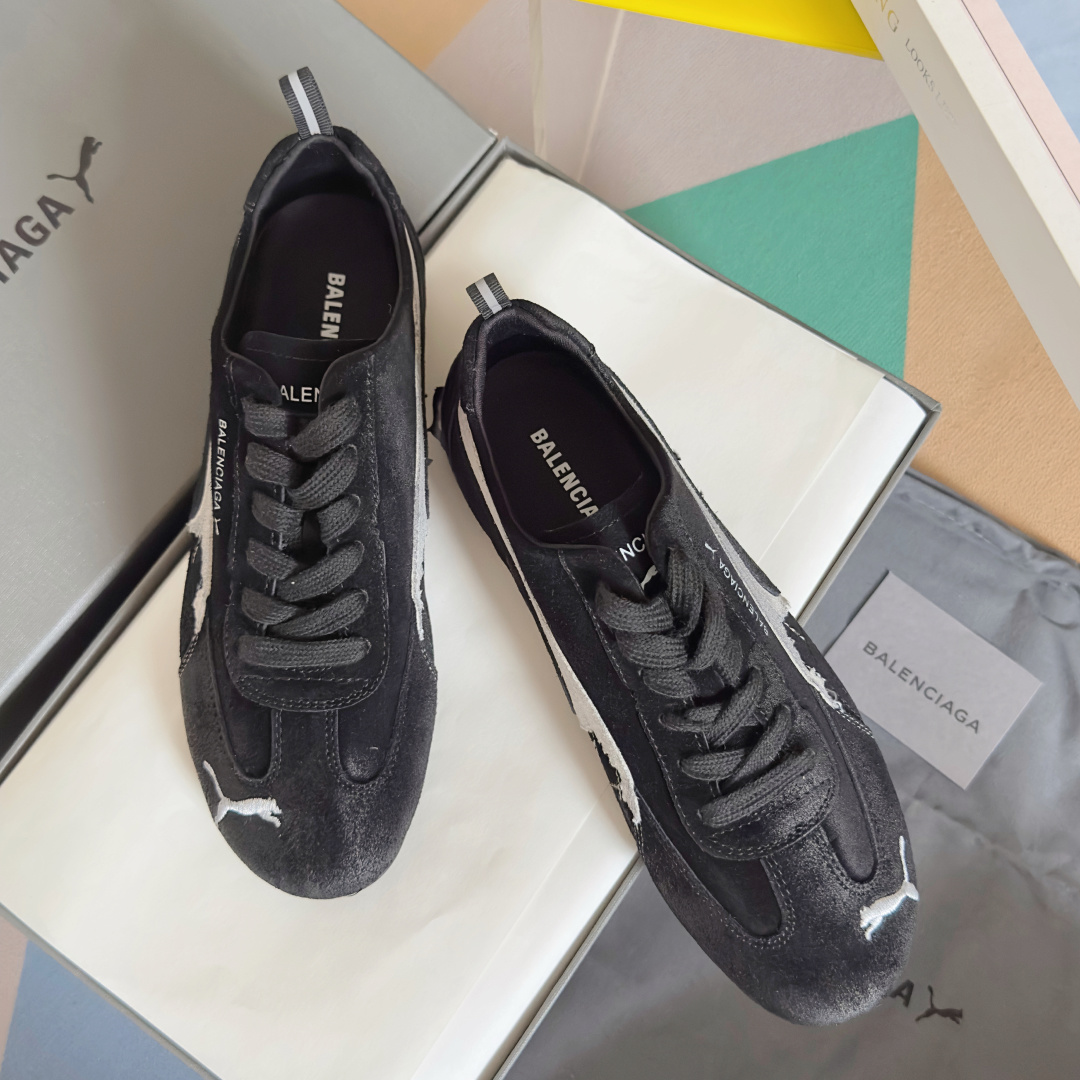 顶级版本:女款
巴黎世家Balenciaga × 彪马PUMA 联名款Ultrasoft Speedca