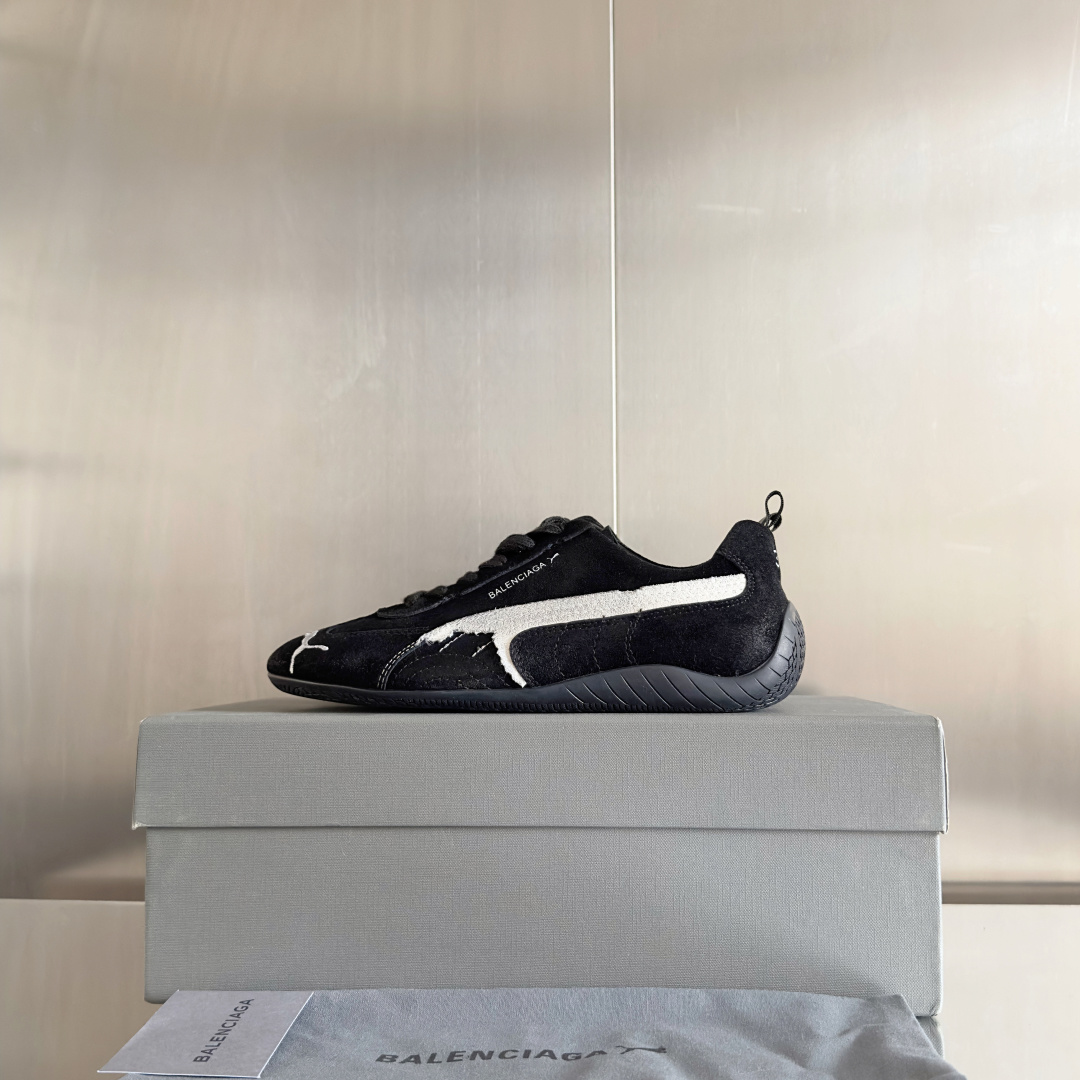 顶级版本:女款
巴黎世家Balenciaga × 彪马PUMA 联名款Ultrasoft Speedca