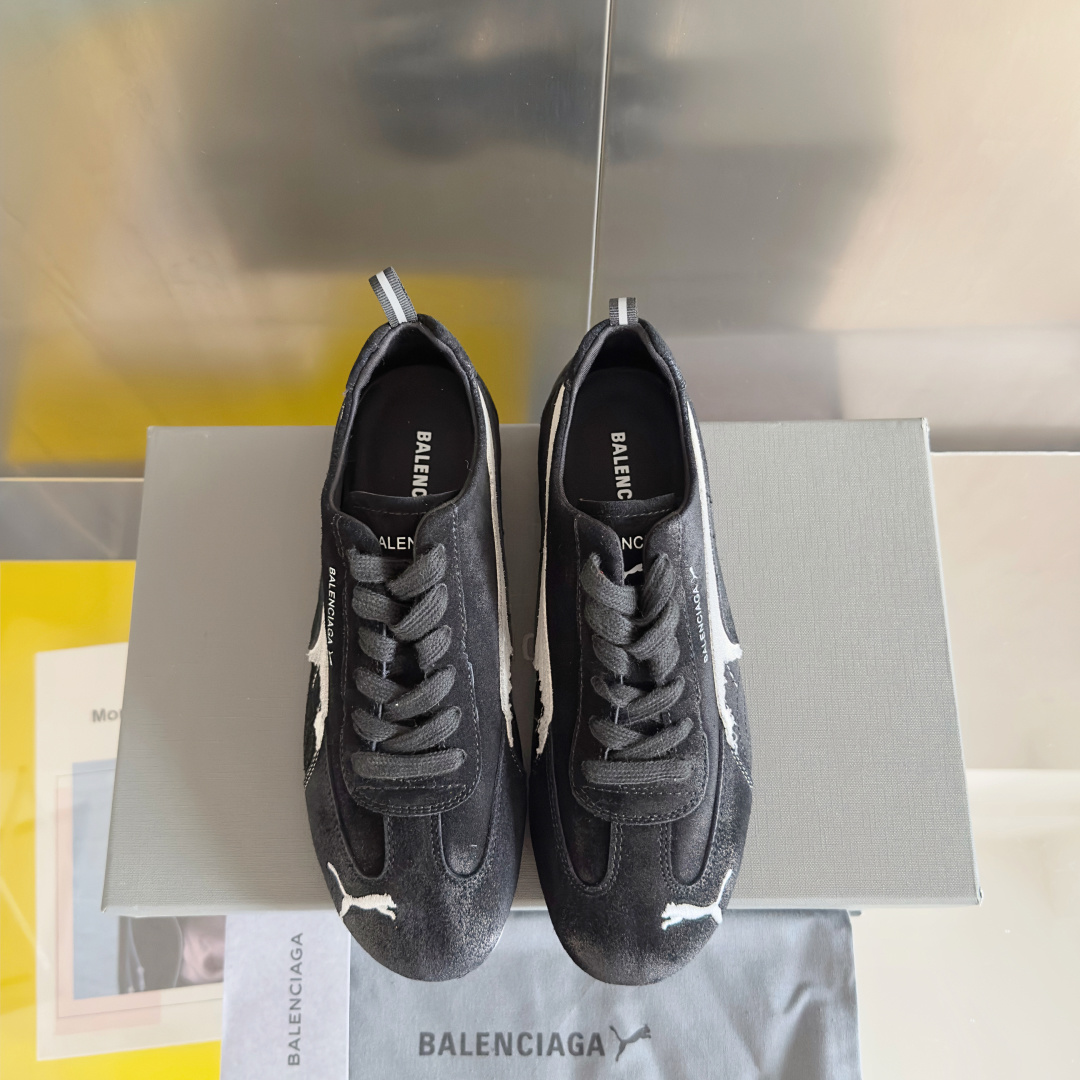 顶级版本:女款
巴黎世家Balenciaga × 彪马PUMA 联名款Ultrasoft Speedca