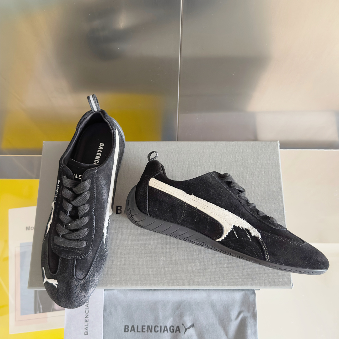 顶级版本:女款
巴黎世家Balenciaga × 彪马PUMA 联名款Ultrasoft Speedca