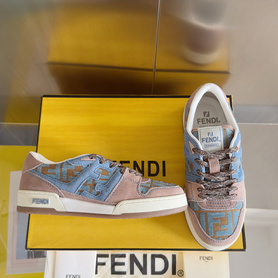 顶级版本:情侣款
Fendi芬迪match胶囊系列 情侣款 休闲 运动鞋 板鞋
原版购入开发 做货 设计