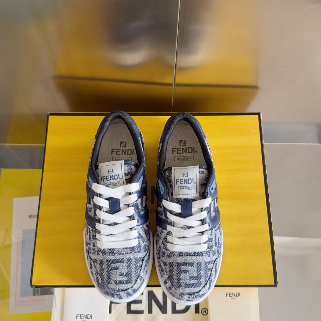 顶级版本:情侣款
Fendi芬迪match胶囊系列 情侣款 休闲 运动鞋 板鞋
原版购入开发 做货 设计
