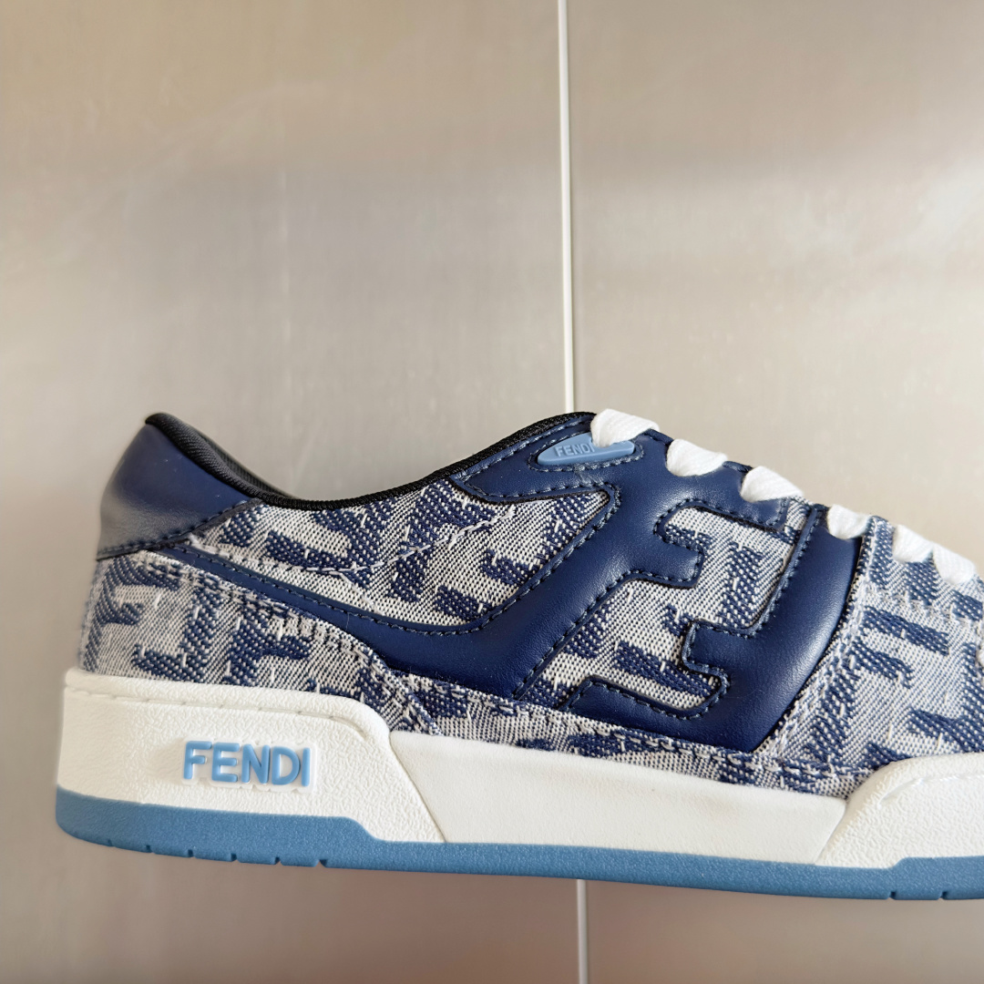 顶级版本:情侣款
Fendi芬迪match胶囊系列 情侣款 休闲 运动鞋 板鞋
原版购入开发 做货 设计