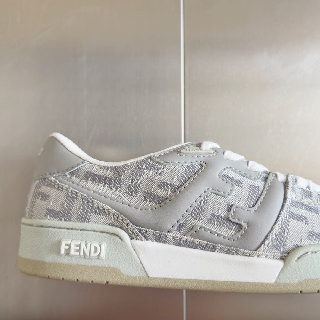 顶级版本:情侣款
Fendi芬迪match胶囊系列 情侣款 休闲 运动鞋 板鞋
原版购入开发 做货 设计