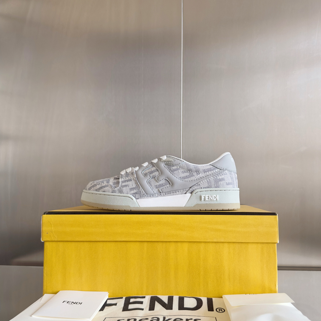 顶级版本:情侣款
Fendi芬迪match胶囊系列 情侣款 休闲 运动鞋 板鞋
原版购入开发 做货 设计