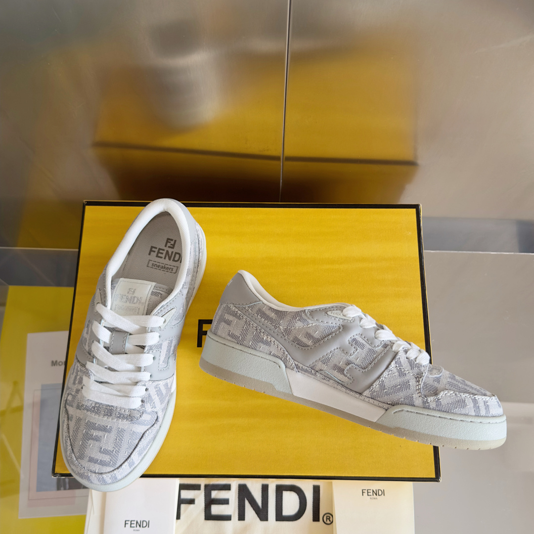 顶级版本:情侣款
Fendi芬迪match胶囊系列 情侣款 休闲 运动鞋 板鞋
原版购入开发 做货 设计