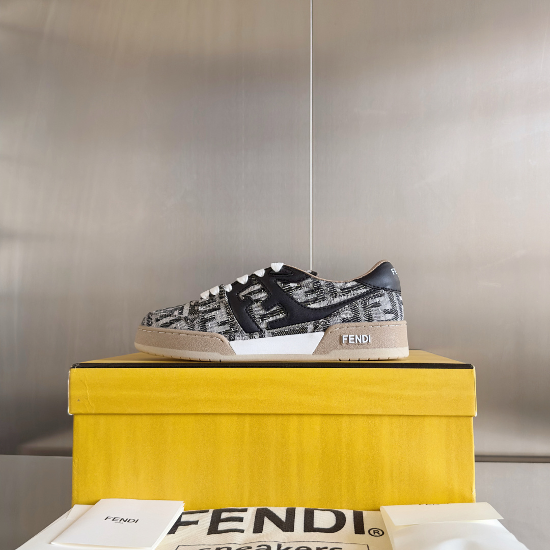顶级版本:情侣款
Fendi芬迪match胶囊系列 情侣款 休闲 运动鞋 板鞋
原版购入开发 做货 设计