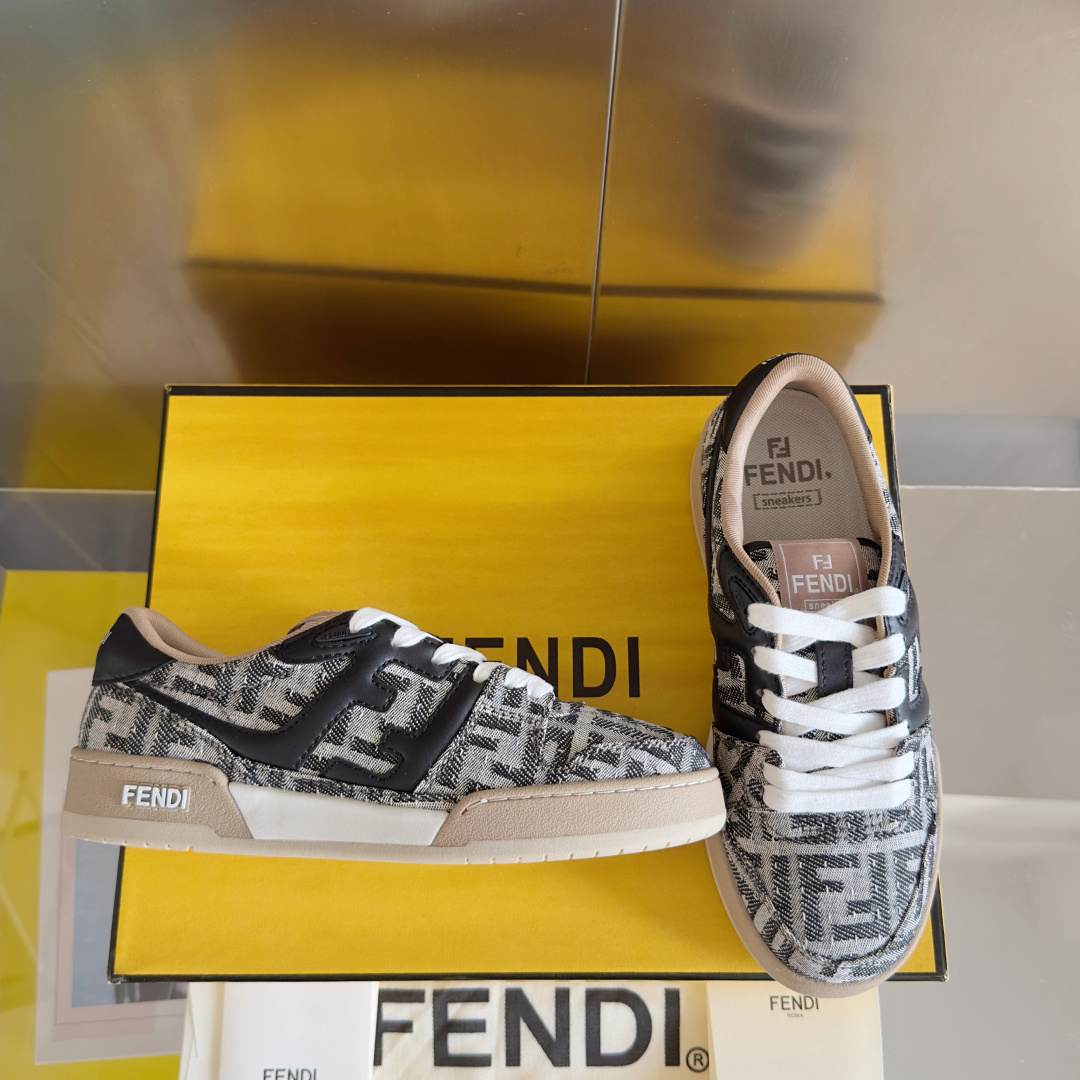顶级版本:情侣款
Fendi芬迪match胶囊系列 情侣款 休闲 运动鞋 板鞋
原版购入开发 做货 设计