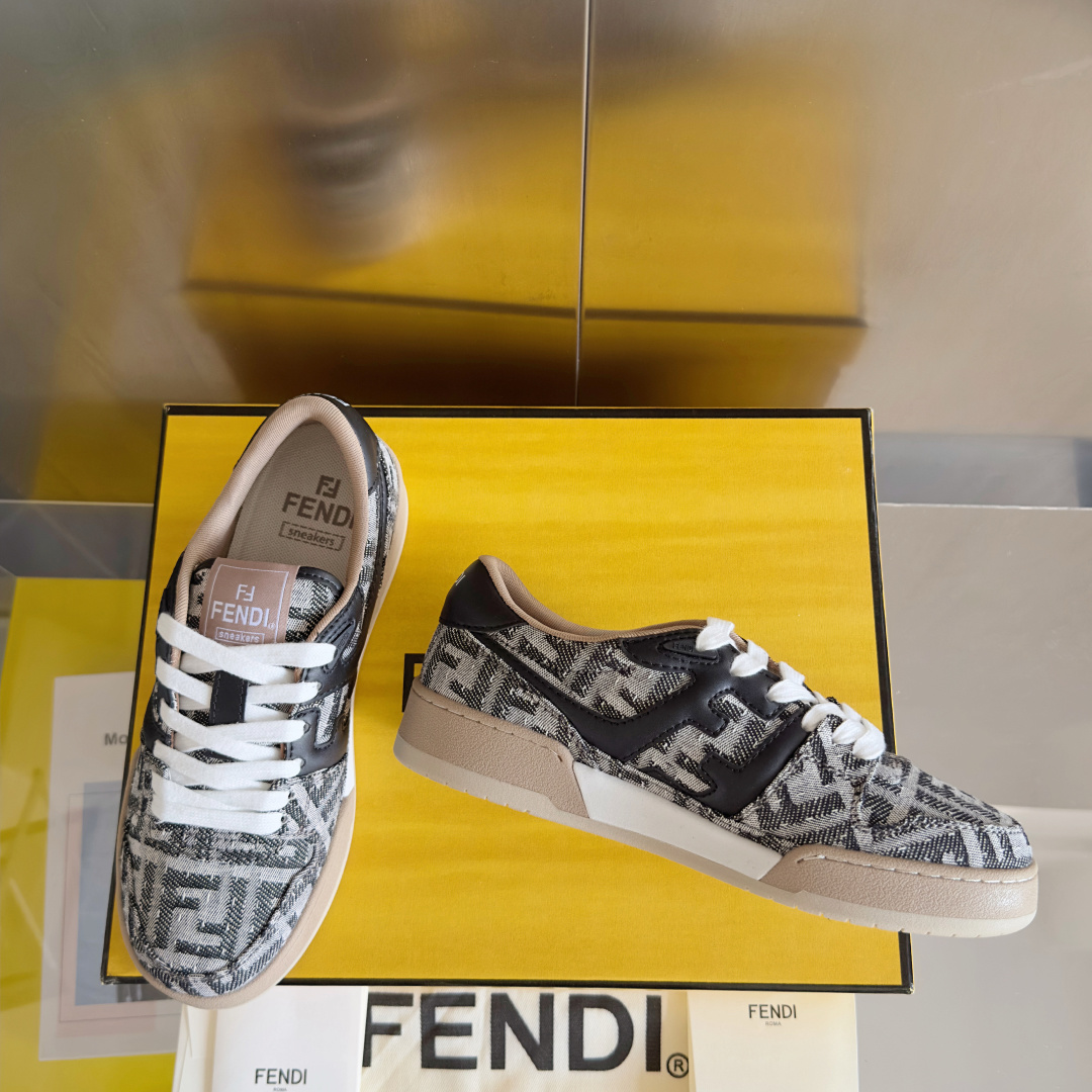 顶级版本:情侣款
Fendi芬迪match胶囊系列 情侣款 休闲 运动鞋 板鞋
原版购入开发 做货 设计