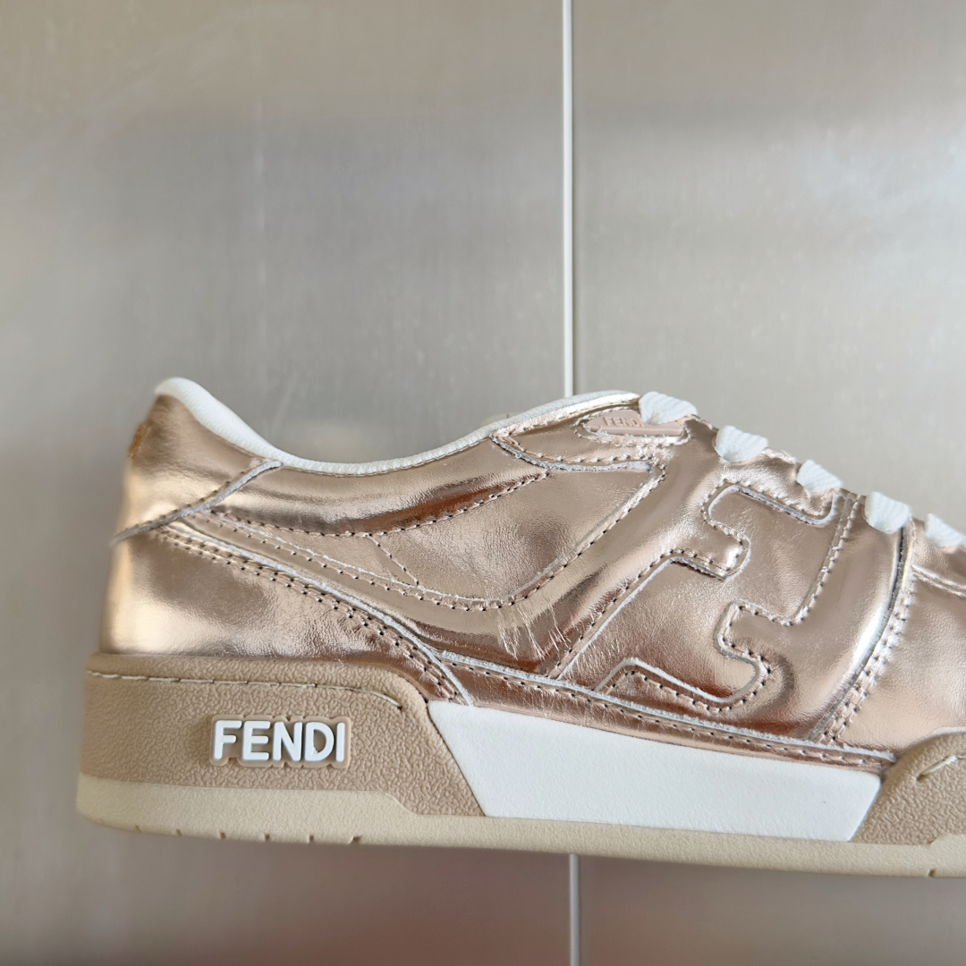 顶级版本:情侣款
Fendi芬迪match胶囊系列 情侣款 休闲 运动鞋 板鞋
原版购入开发 做货 设计