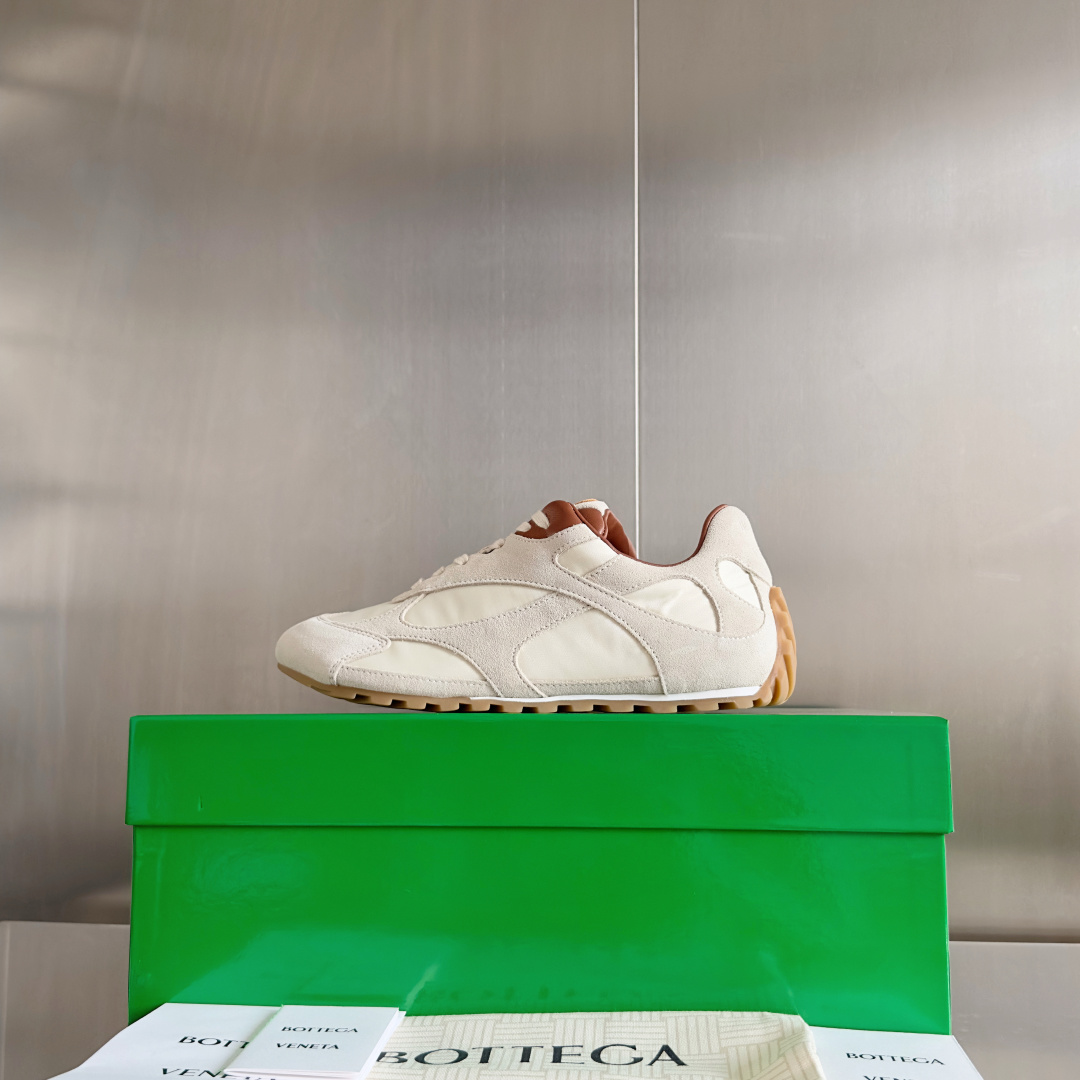 顶级版本:情侣款
Bottega Veneta 葆蝶家BV最新款Orbit Flash系列 情侣款 复