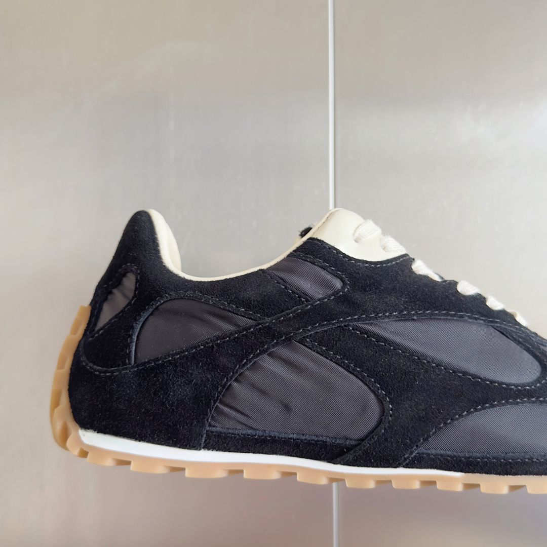 顶级版本:情侣款
Bottega Veneta 葆蝶家BV最新款Orbit Flash系列 情侣款 复