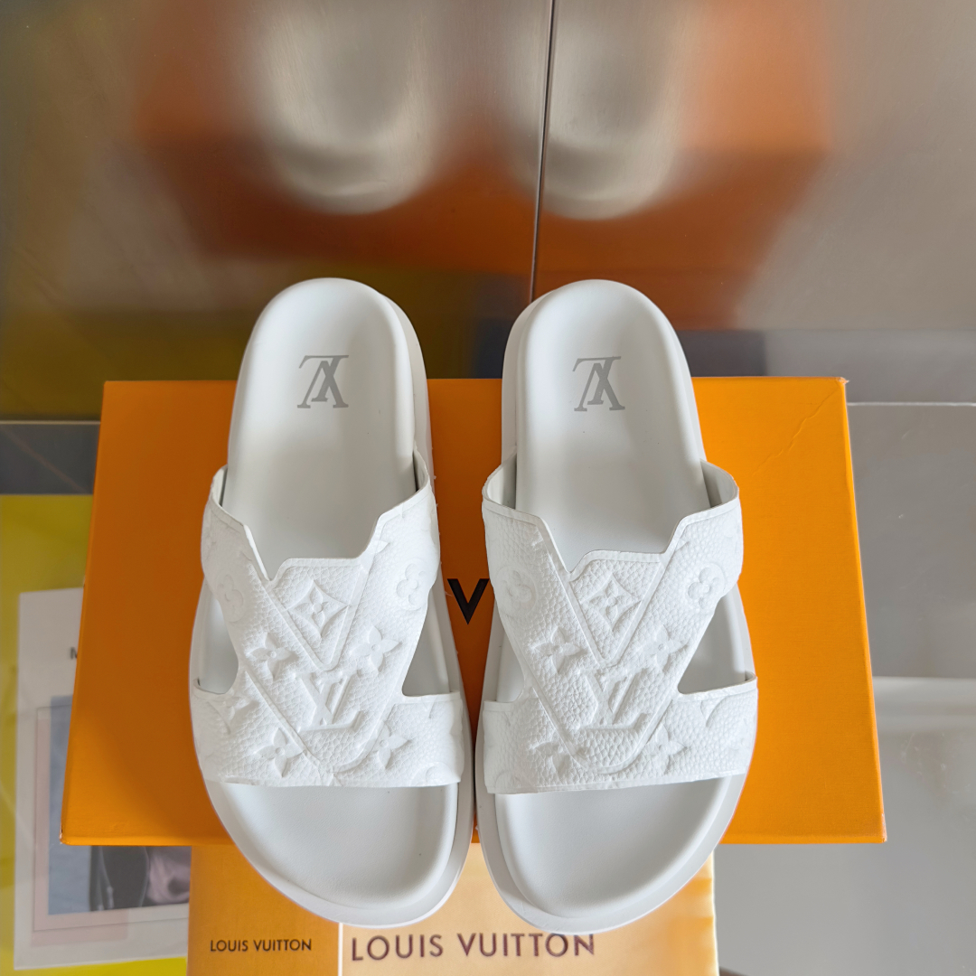 顶级版本：男款
LV路易威登 驴牌L家 Miami系列 浮雕 压花 凉拖
原版购入开发 做货 本款 Mi