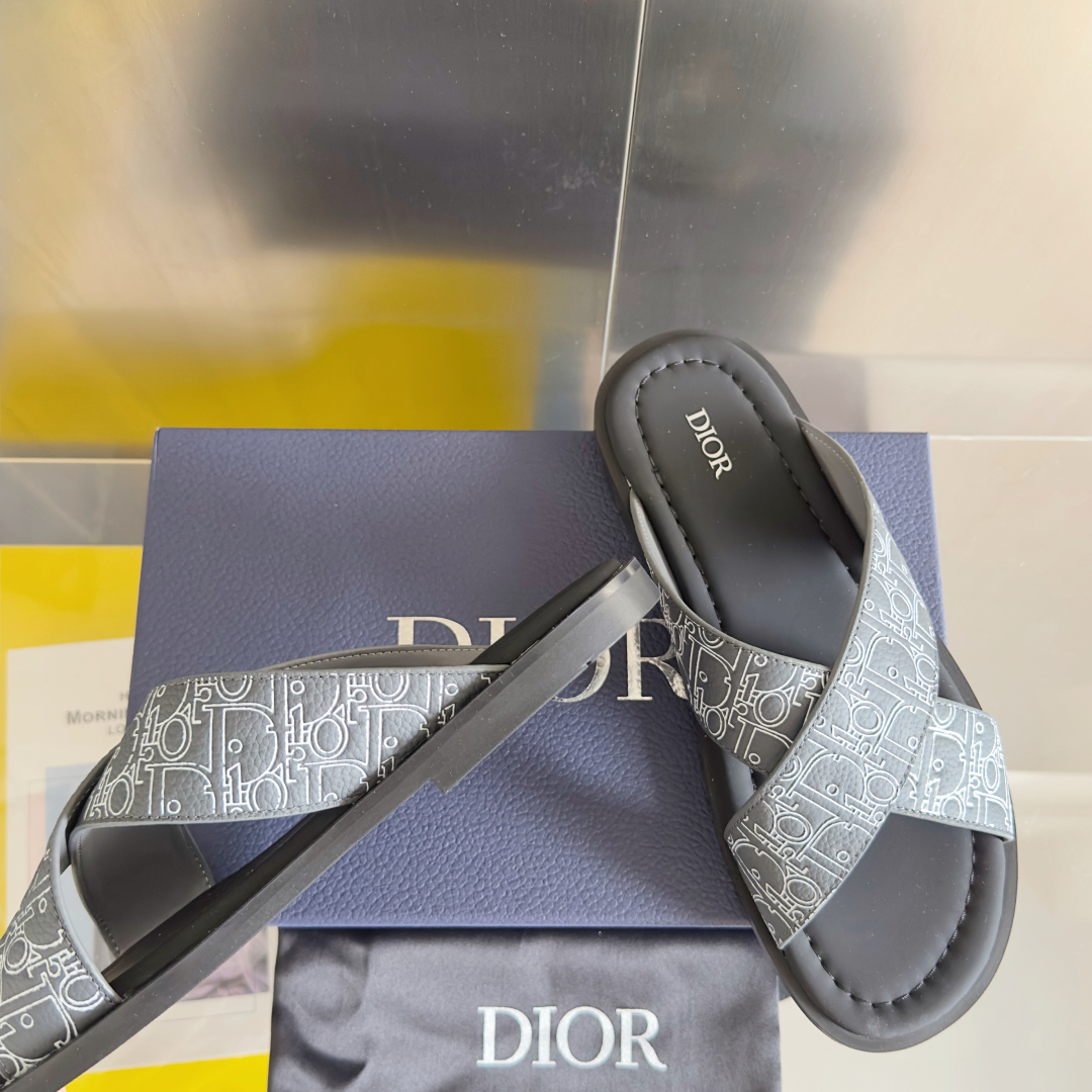顶级版本：男款
Dior迪奥 最新Alias系列 男士 交叉绑带 凉鞋 沙滩鞋
原版购入开发 做货 这款