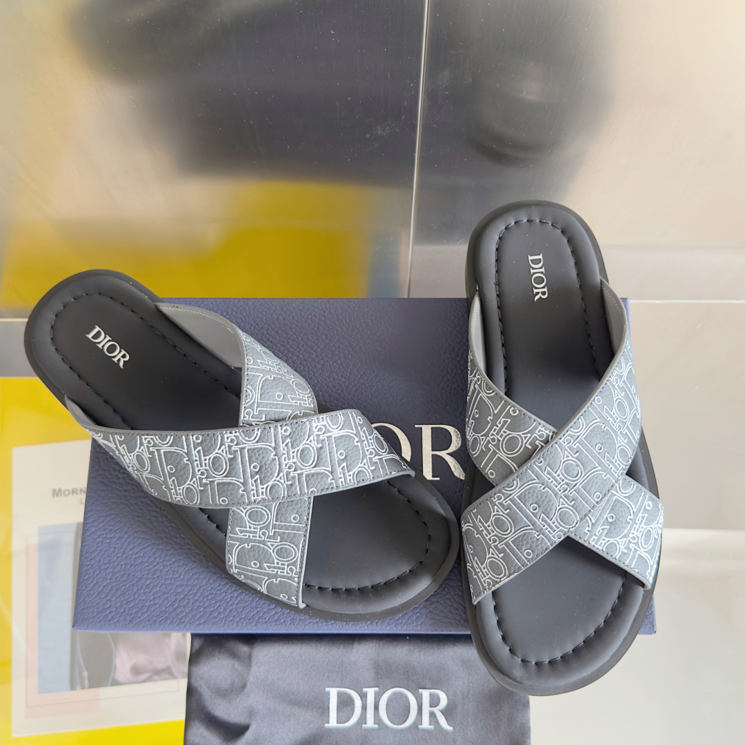 顶级版本：男款
Dior迪奥 最新Alias系列 男士 交叉绑带 凉鞋 沙滩鞋
原版购入开发 做货 这款