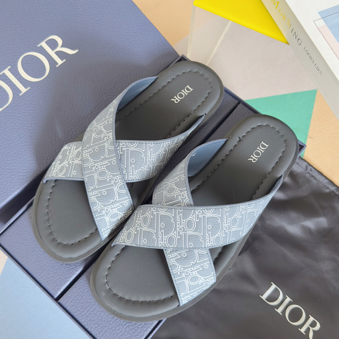 顶级版本:男款
Dior迪奥 最新Alias系列 男士 交叉绑带 凉鞋 沙滩鞋
原版购入开发 做货 这款