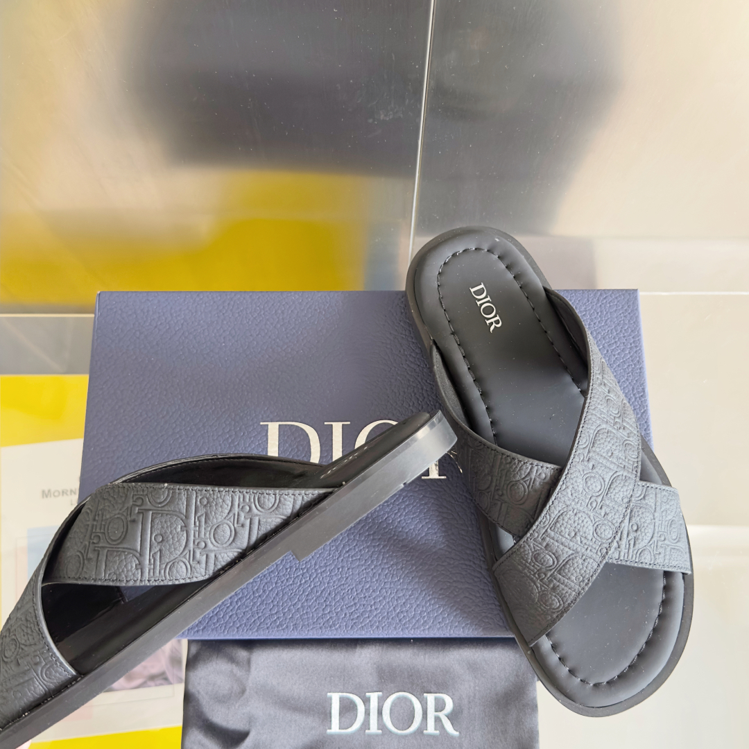 顶级版本：男款
Dior迪奥 最新Alias系列 男士 交叉绑带 凉鞋 沙滩鞋
原版购入开发 做货 这款
