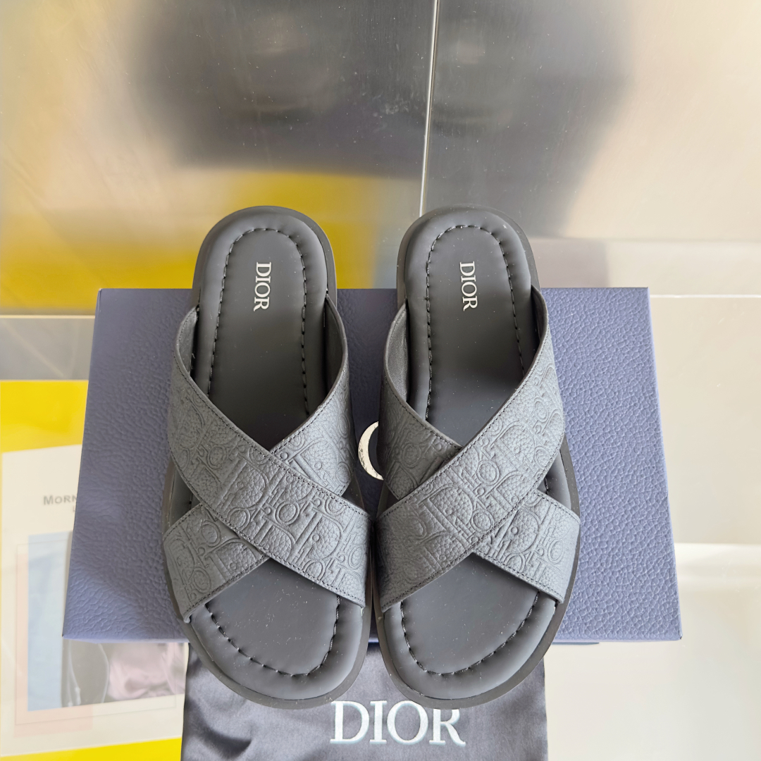 顶级版本：男款
Dior迪奥 最新Alias系列 男士 交叉绑带 凉鞋 沙滩鞋
原版购入开发 做货 这款