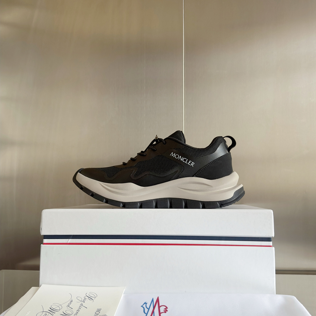 顶级版本:男款
Moncler 盟可睐/蒙口 户外 休闲 运动鞋 老爹鞋
原版购入开发 做货 运动鞋旨在
