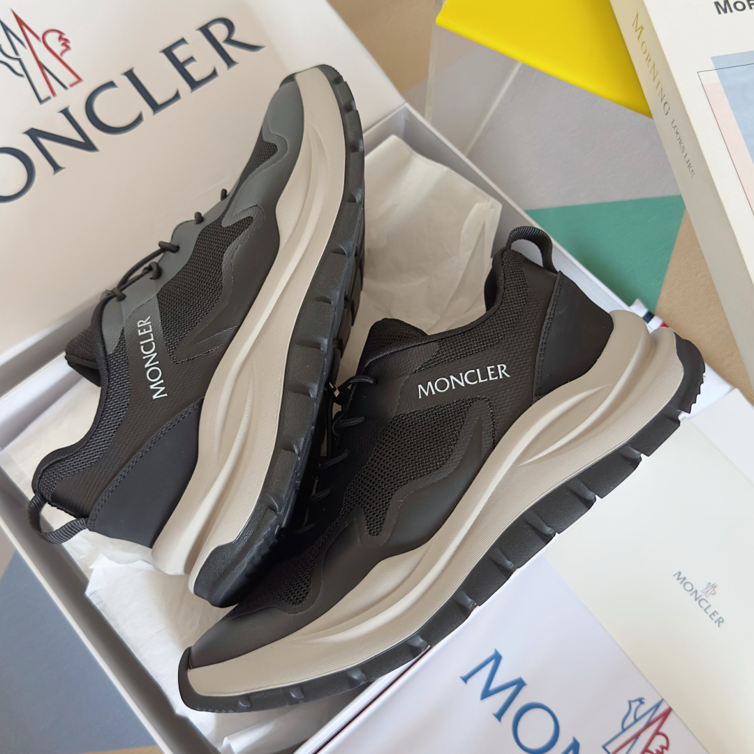 顶级版本:男款
Moncler 盟可睐/蒙口 户外 休闲 运动鞋 老爹鞋
原版购入开发 做货 运动鞋旨在