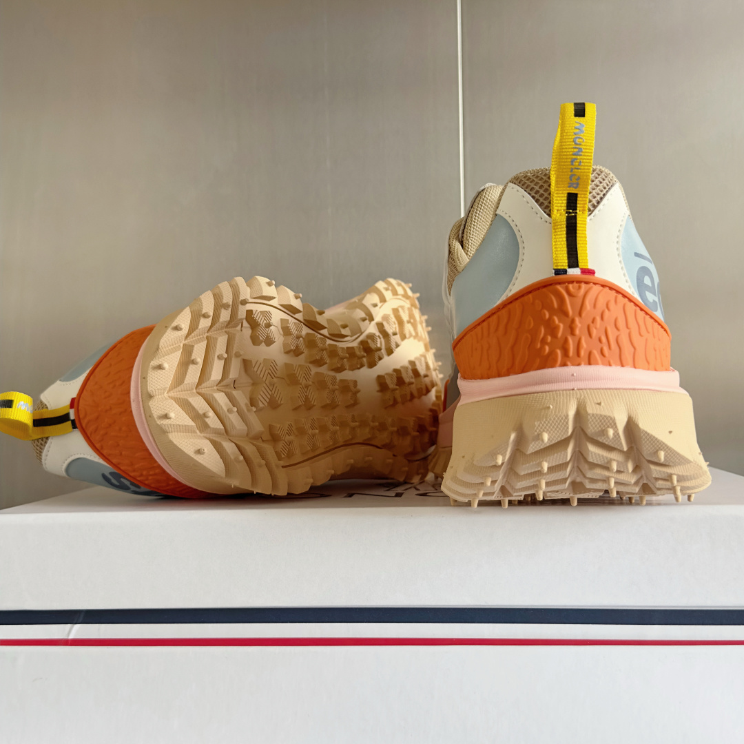 顶级版本:男款
Moncler 盟可睐 Trailgrip CTX 减震抗撕裂 情侣款 户外 休闲 运动