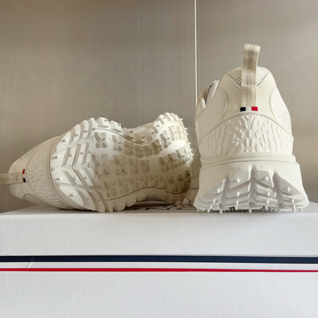 顶级版本:男款
Moncler 盟可睐 Trailgrip CTX 减震抗撕裂 情侣款 户外 休闲 运动