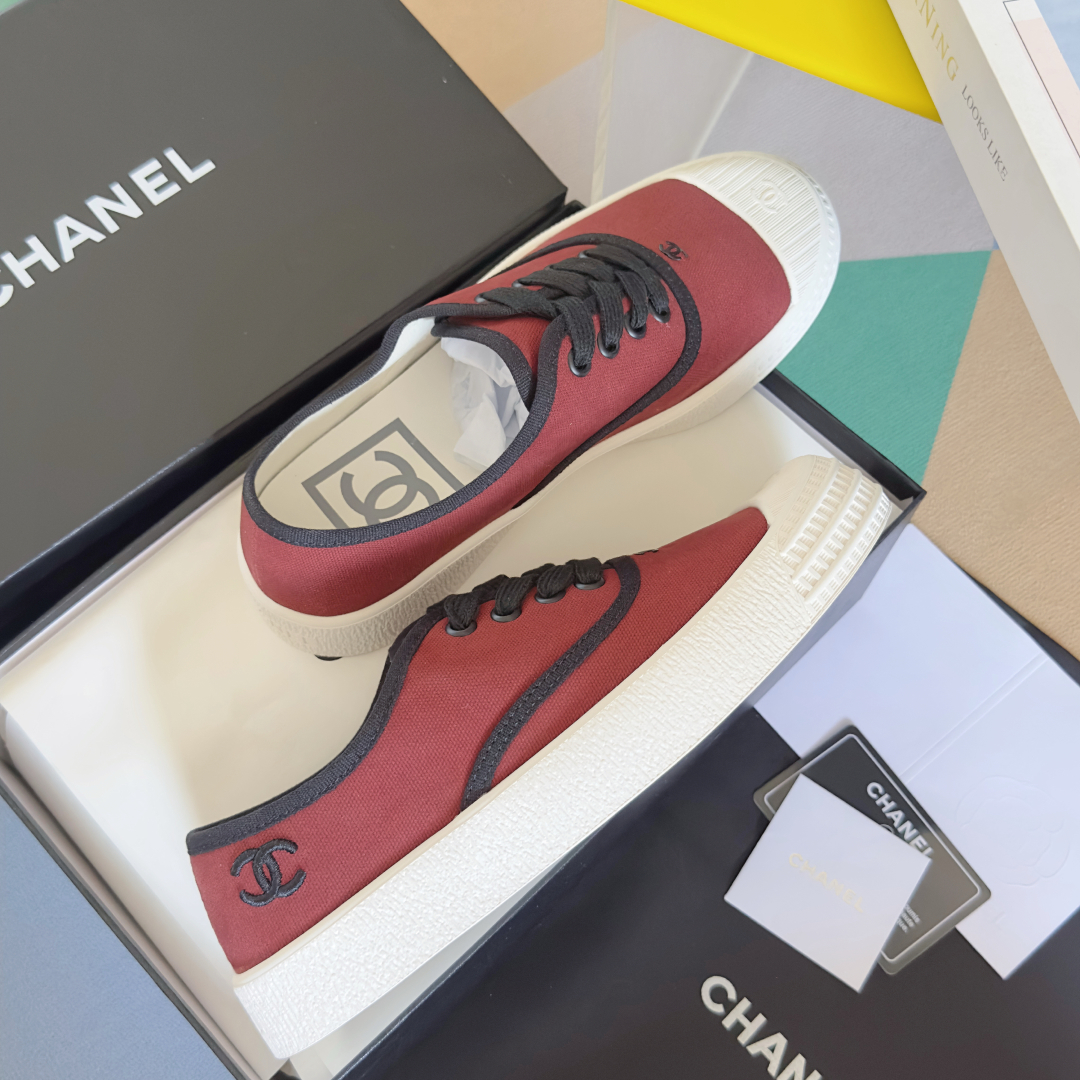 顶级版本：女款
Chanel香奈儿 小香 帆布 中古风 帆布 休闲 运动鞋 板鞋
原版购入开发 做货 小