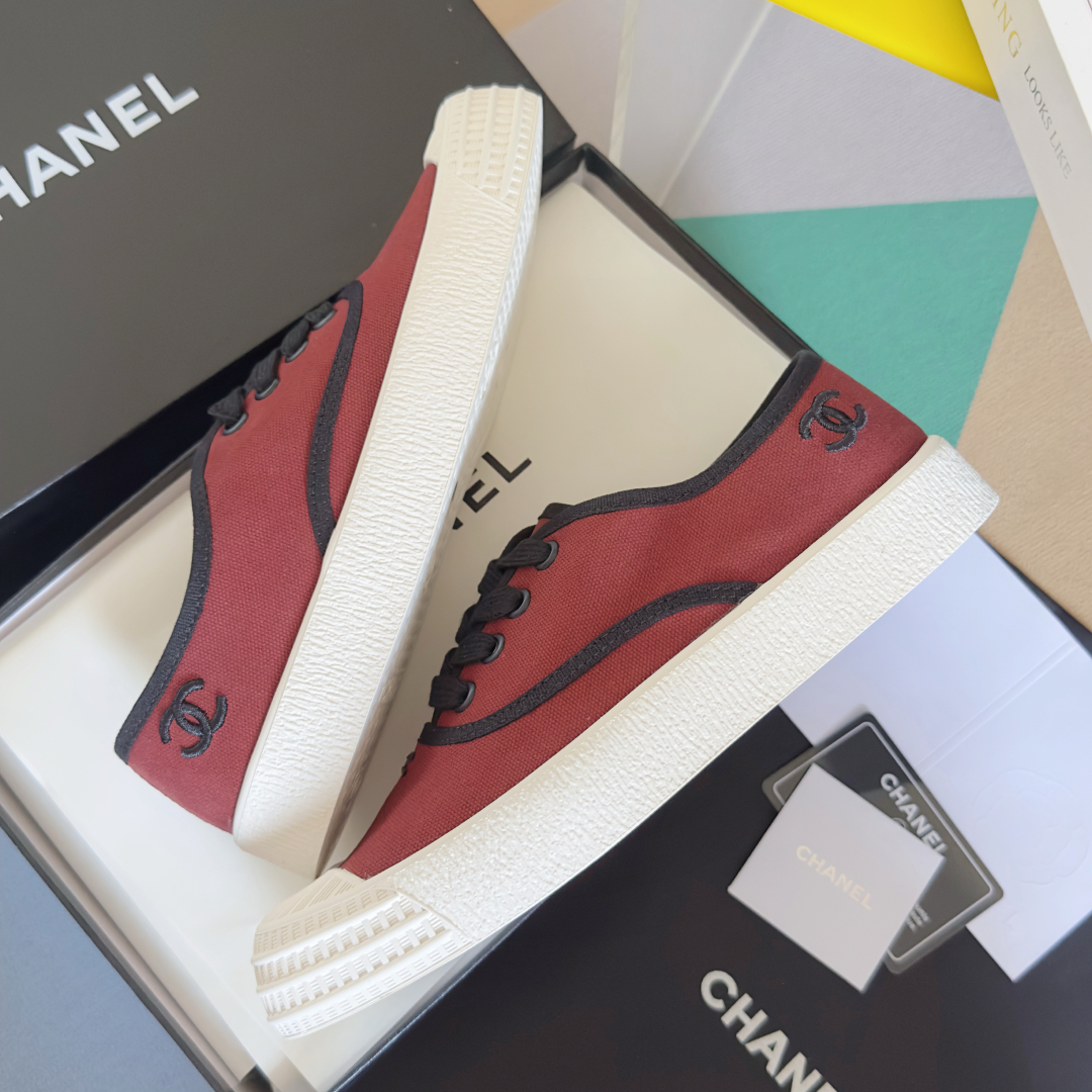 顶级版本：女款
Chanel香奈儿 小香 帆布 中古风 帆布 休闲 运动鞋 板鞋
原版购入开发 做货 小
