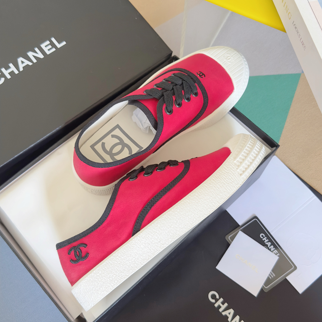 顶级版本:女款
Chanel香奈儿 小香 帆布 中古风 帆布 休闲 运动鞋 板鞋
原版购入开发 做货 小