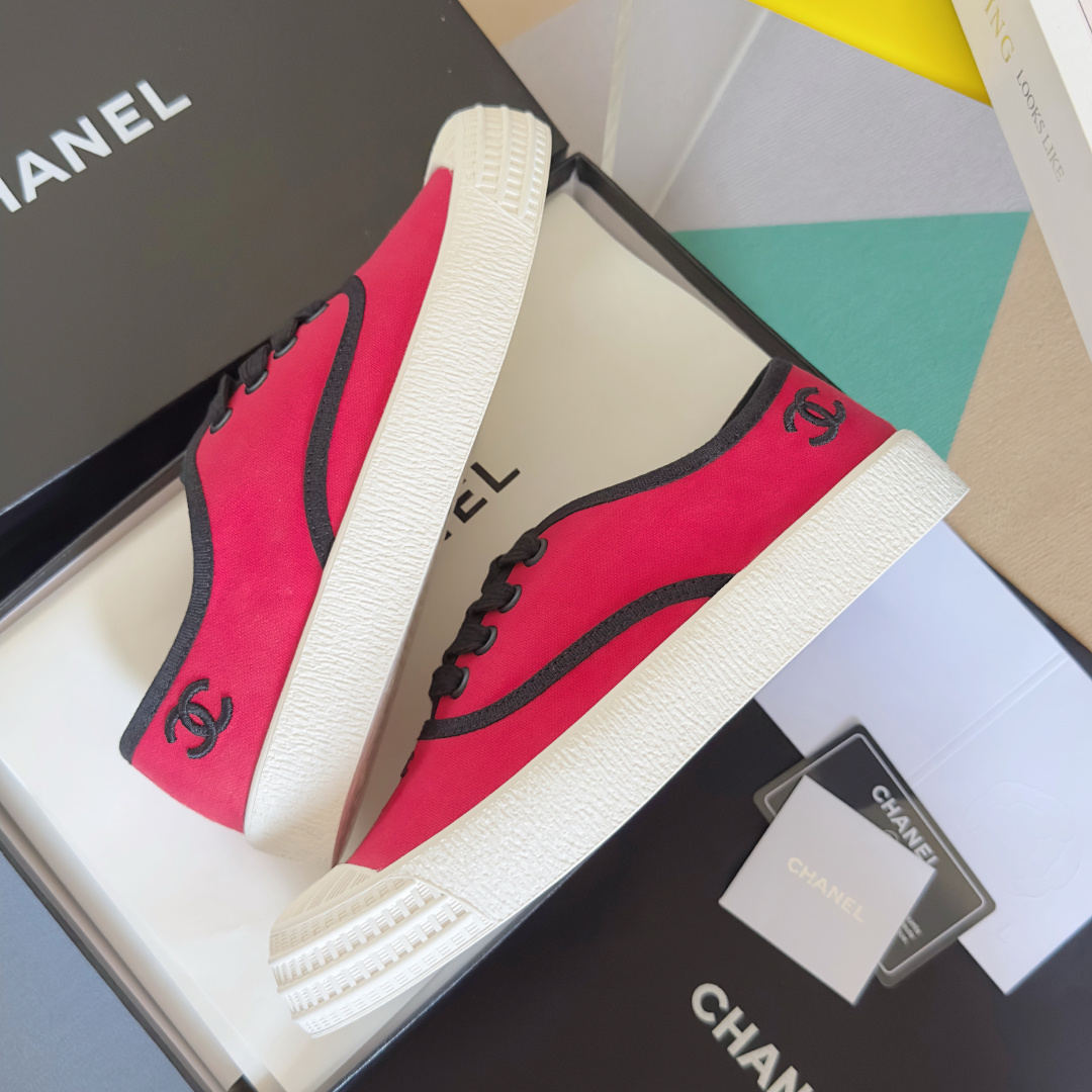 顶级版本:女款
Chanel香奈儿 小香 帆布 中古风 帆布 休闲 运动鞋 板鞋
原版购入开发 做货 小