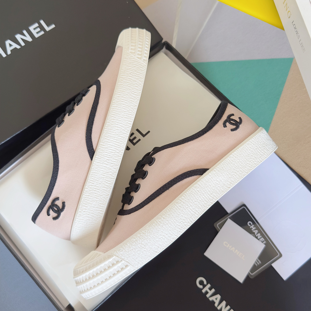 顶级版本:女款
Chanel香奈儿 小香 帆布 中古风 帆布 休闲 运动鞋 板鞋
原版购入开发 做货 小