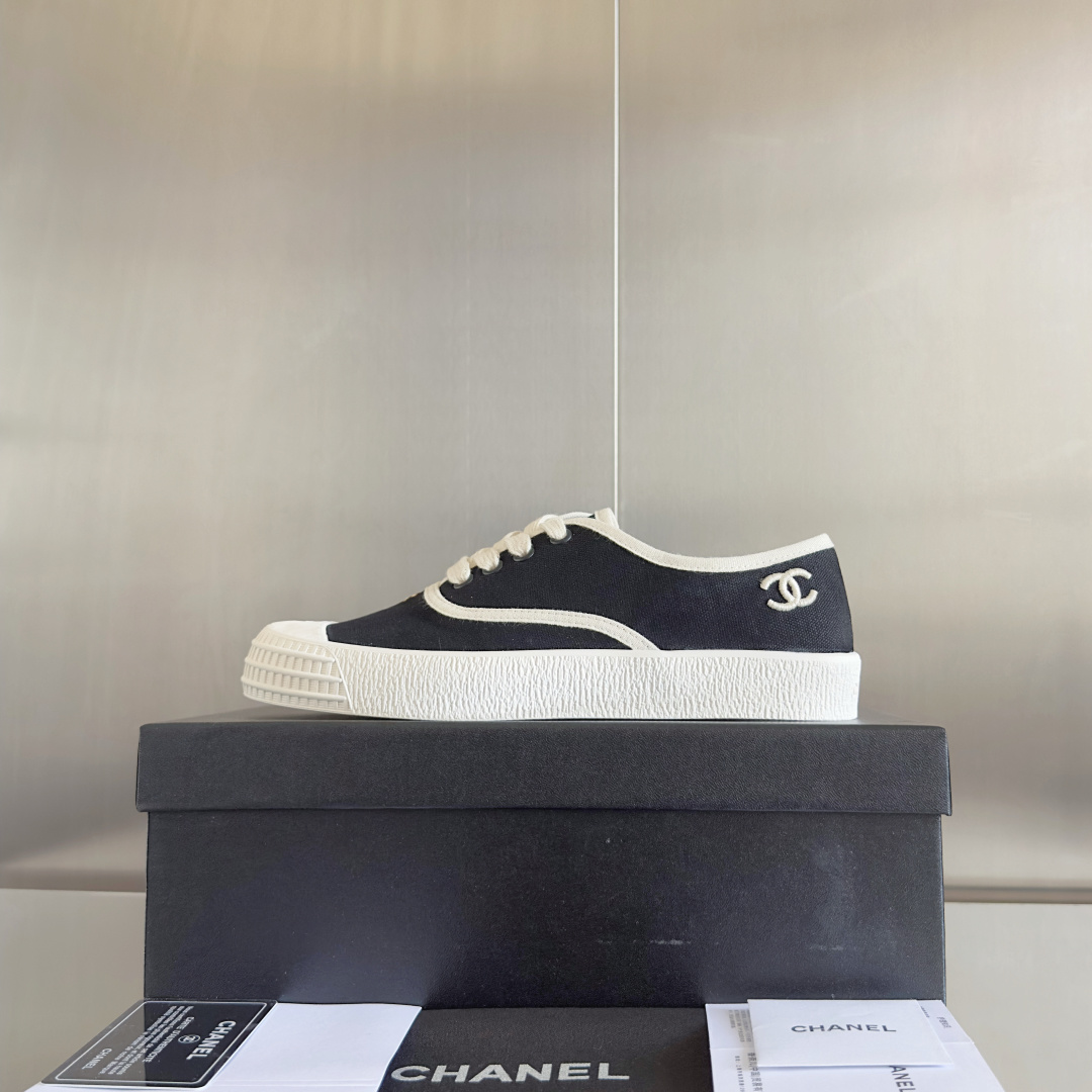 顶级版本:女款
Chanel香奈儿 小香 帆布 中古风 帆布 休闲 运动鞋 板鞋
原版购入开发 做货 小