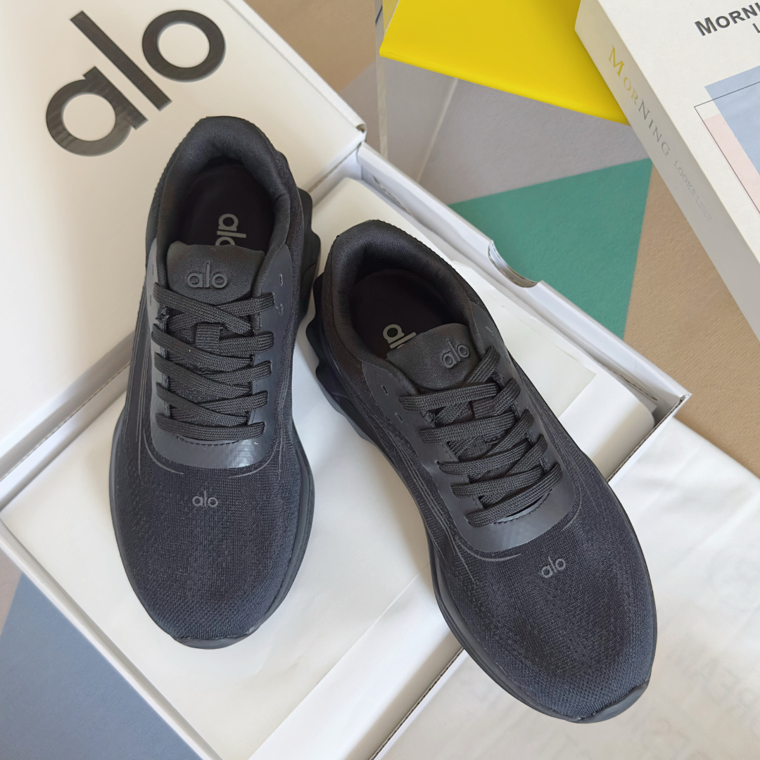 顶级版本:情侣款
Alo Runner 系列 情侣款 网面 休闲 运动鞋 慢跑鞋
原版购入开发 做货 A