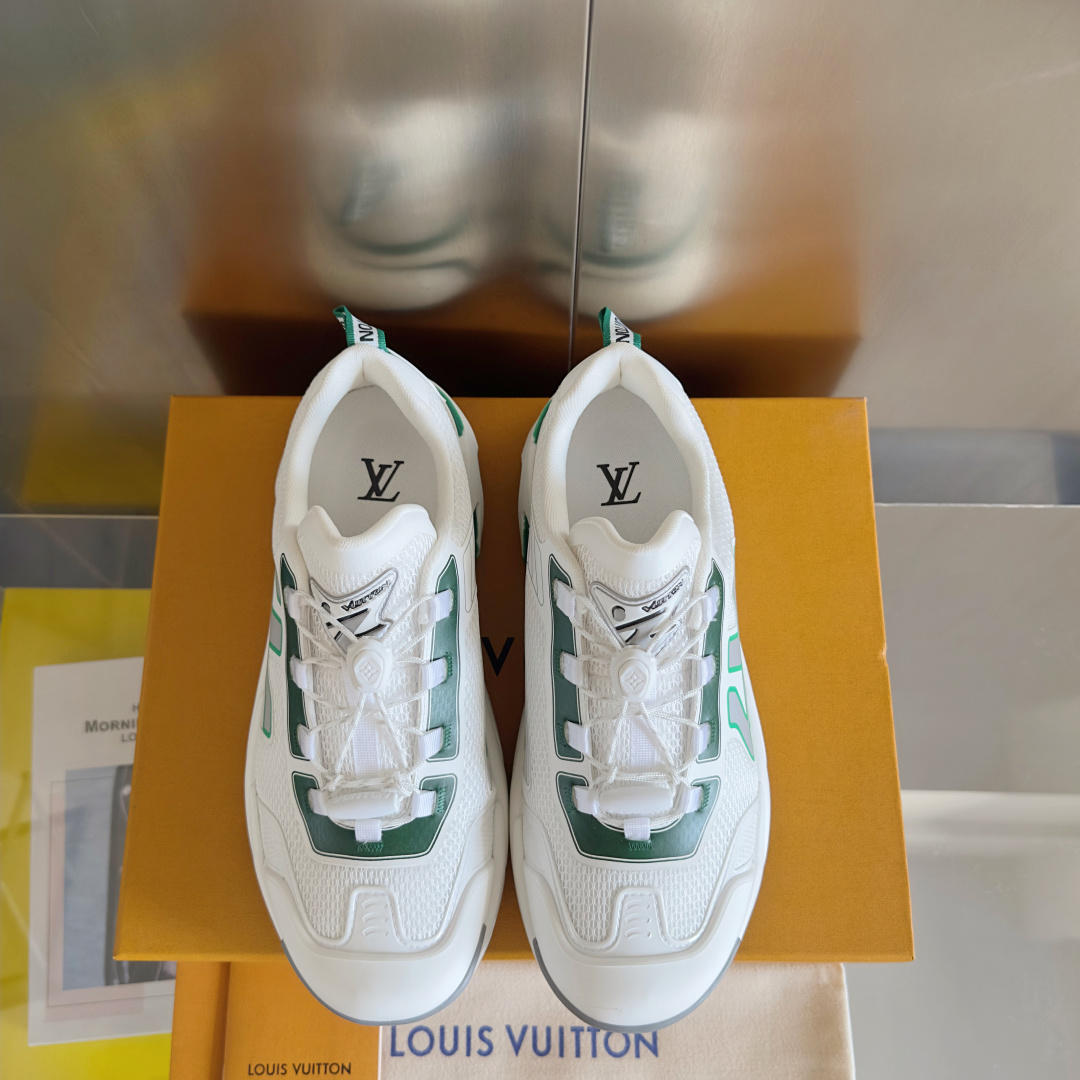 顶级版本:男款
LV路易威登 L家驴牌Runner Tatic系列 厚底 休闲 运动鞋 跑鞋
原版购入开