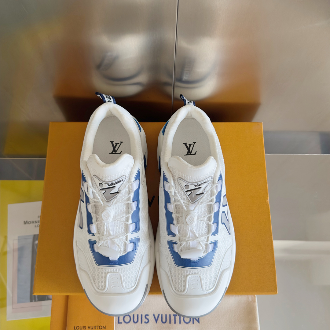 顶级版本:男款
LV路易威登 L家驴牌Runner Tatic系列 厚底 休闲 运动鞋 跑鞋
原版购入开