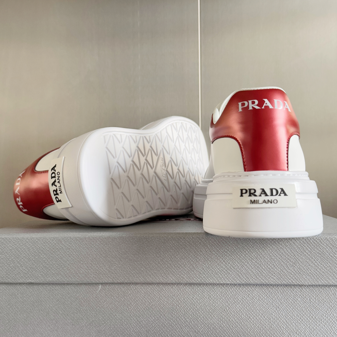 顶级版本：情侣款
Prada普拉达 最新 情侣款 厚底 休闲 小白鞋 运动鞋
原版购入开发 做货 这款运