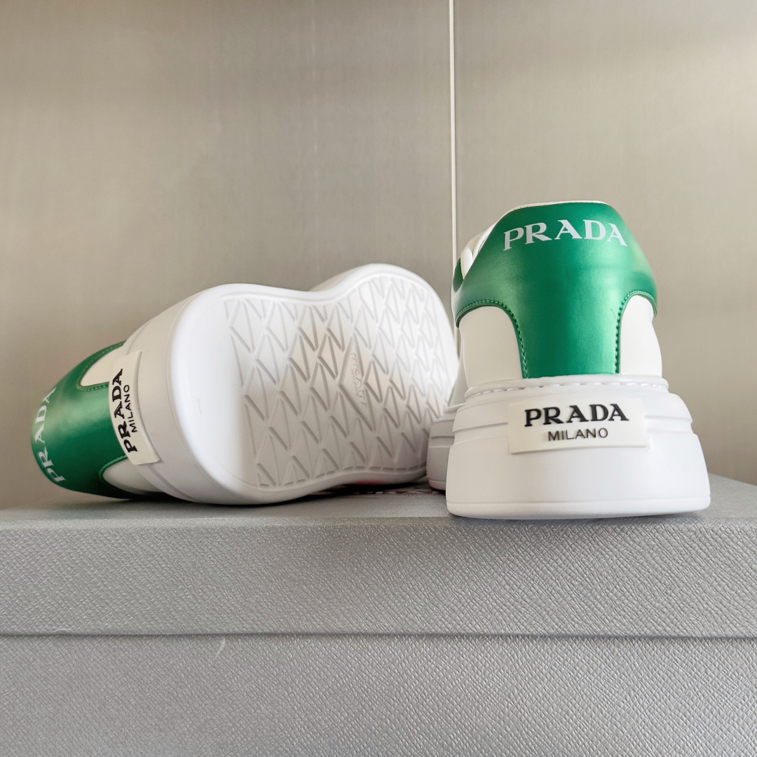顶级版本：情侣款
Prada普拉达 最新 情侣款 厚底 休闲 小白鞋 运动鞋
原版购入开发 做货 这款运