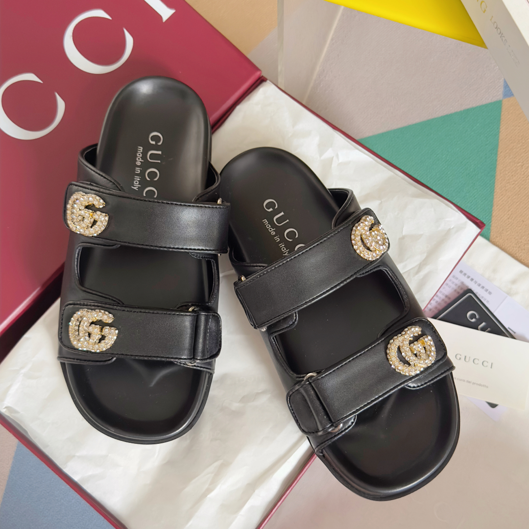 顶级版本：女款
Gucci古驰 G家 夏季最新 双G 厚底 凉鞋 拖鞋
原版购入开发 做货 这款凉鞋以G