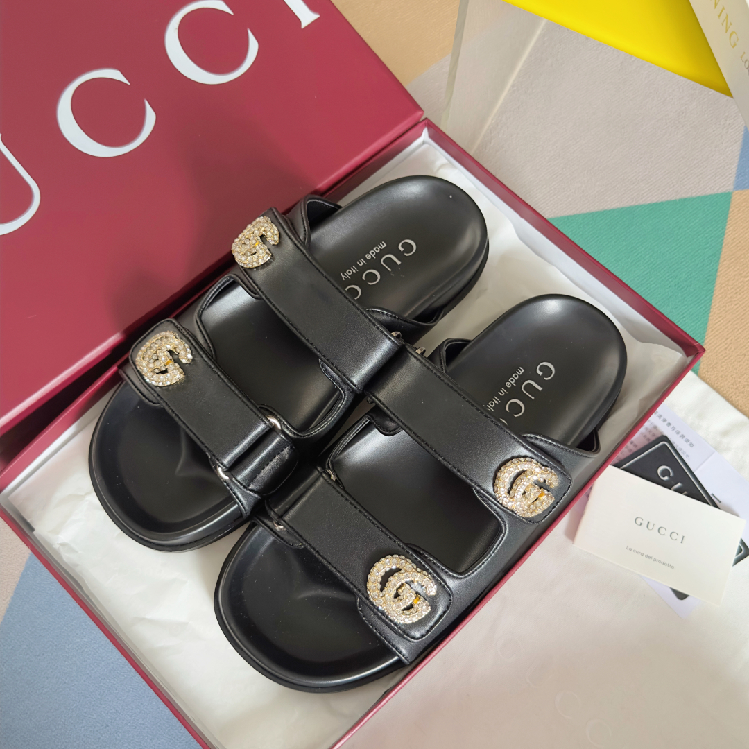 顶级版本：女款
Gucci古驰 G家 夏季最新 双G 厚底 凉鞋 拖鞋
原版购入开发 做货 这款凉鞋以G