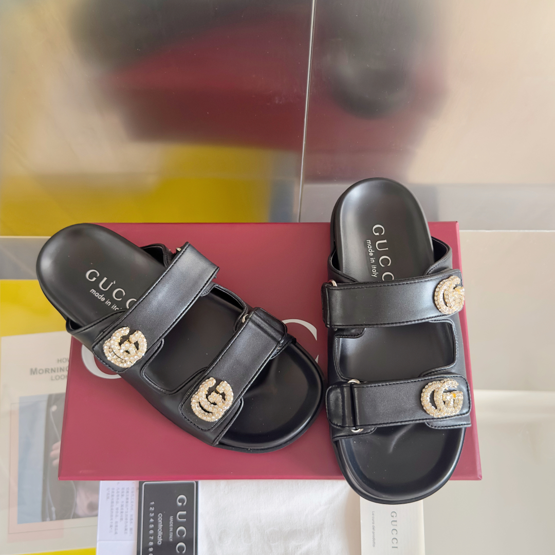 顶级版本：女款
Gucci古驰 G家 夏季最新 双G 厚底 凉鞋 拖鞋
原版购入开发 做货 这款凉鞋以G