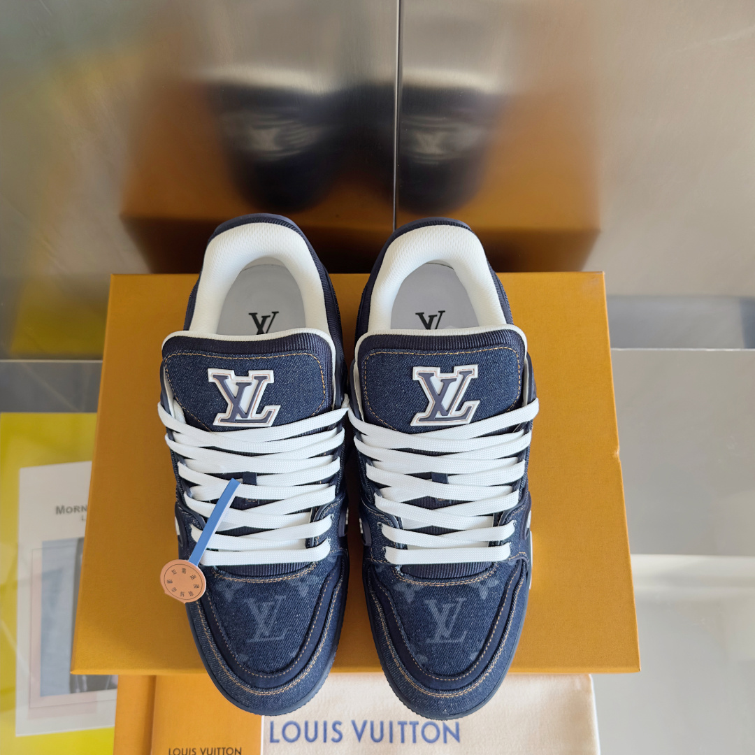 顶级版本:情侣款
LV 路易威登L家 驴牌 Trainer系列 情侣款 休闲 运动鞋 滑板鞋
原版购入开