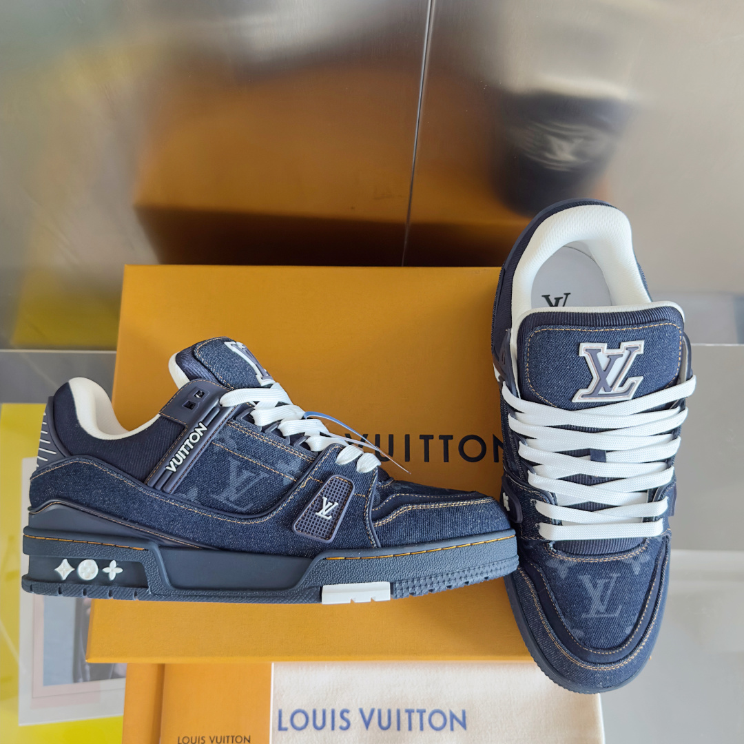 顶级版本:情侣款
LV 路易威登L家 驴牌 Trainer系列 情侣款 休闲 运动鞋 滑板鞋
原版购入开