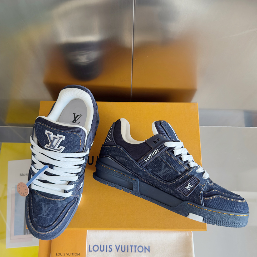 顶级版本:情侣款
LV 路易威登L家 驴牌 Trainer系列 情侣款 休闲 运动鞋 滑板鞋
原版购入开