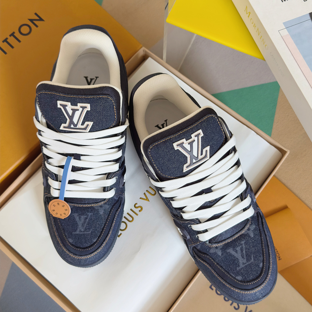 顶级版本:情侣款
LV 路易威登L家 驴牌 Trainer系列 情侣款 休闲 运动鞋 滑板鞋
原版购入开