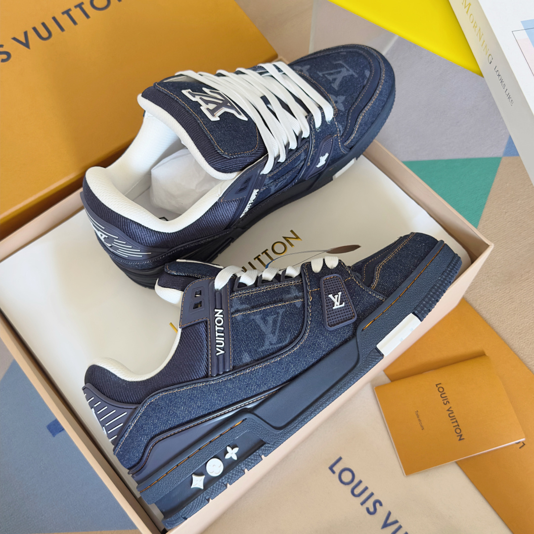 顶级版本:情侣款
LV 路易威登L家 驴牌 Trainer系列 情侣款 休闲 运动鞋 滑板鞋
原版购入开
