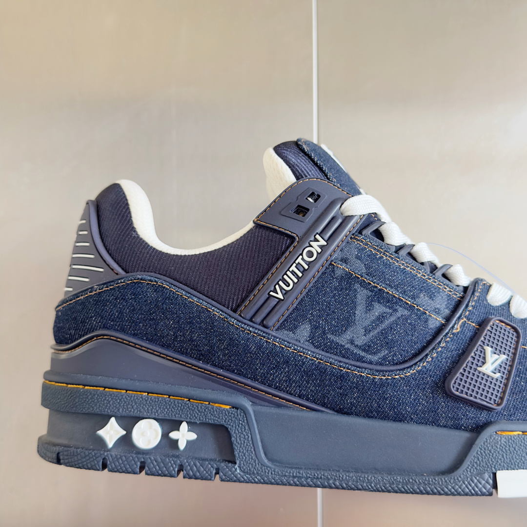 顶级版本:情侣款
LV 路易威登L家 驴牌 Trainer系列 情侣款 休闲 运动鞋 滑板鞋
原版购入开