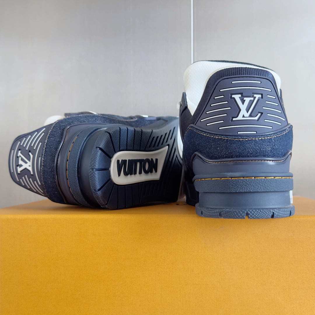顶级版本:情侣款
LV 路易威登L家 驴牌 Trainer系列 情侣款 休闲 运动鞋 滑板鞋
原版购入开