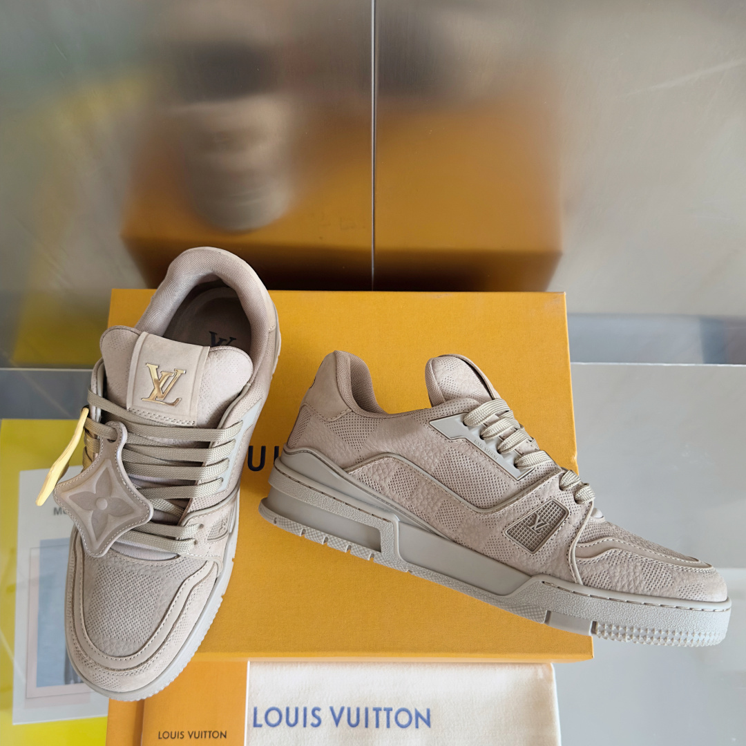顶级版本:男款
LV TARINE路易威登 驴牌 L家 情侣款 休闲 运动鞋 滑板鞋
原版购入开发 做货
